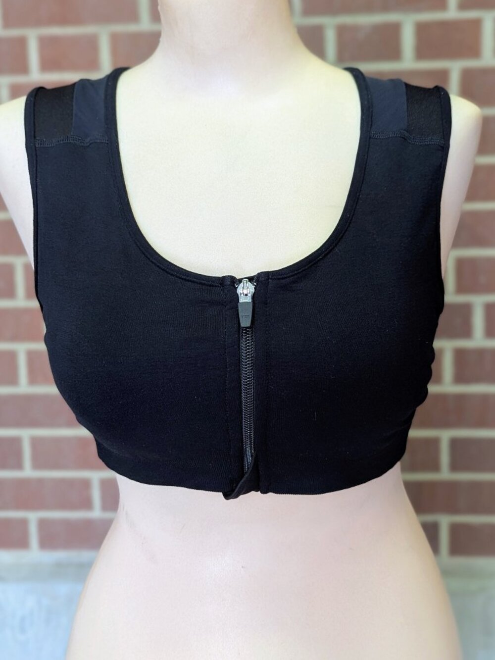AlignMed AlignMe Zipper Posture Support Sports Bra Black Activewear Front Close